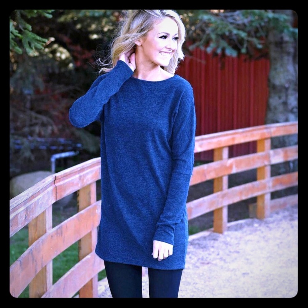 Blue Long Sleeve Top GREAT FOR LEGGINGS!!